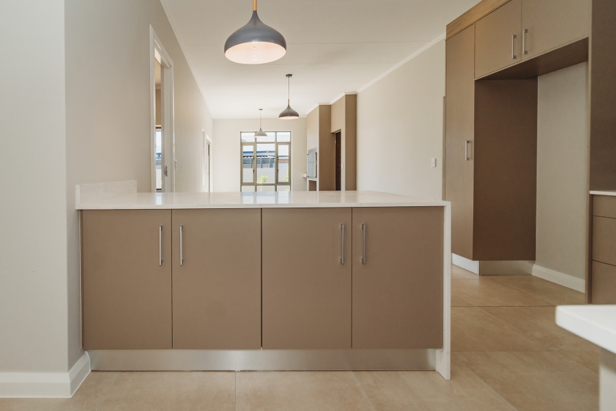 3 Bedroom Property for Sale in Kraaibosch Western Cape